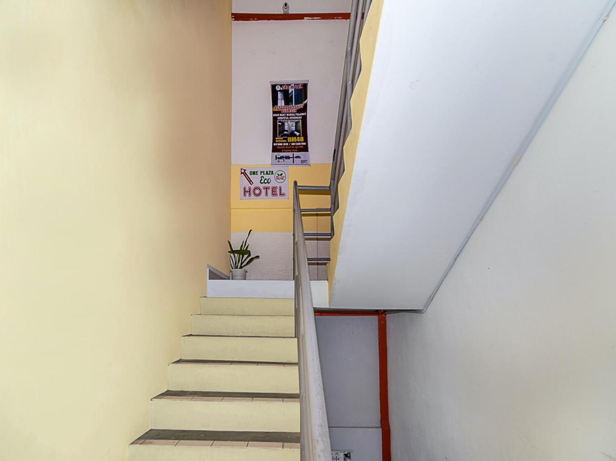 SPOT ON 90042 One Plaza Eco Hotel Keningau Exterior foto